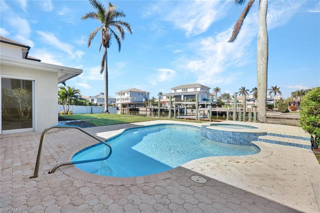 373 Egret Ave, Naples, FL 34108-24