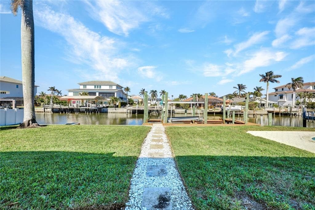 373 Egret Ave, Naples, FL 34108-25