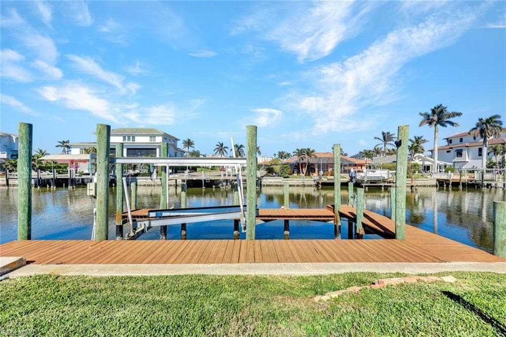 373 Egret Ave, Naples, FL 34108-26
