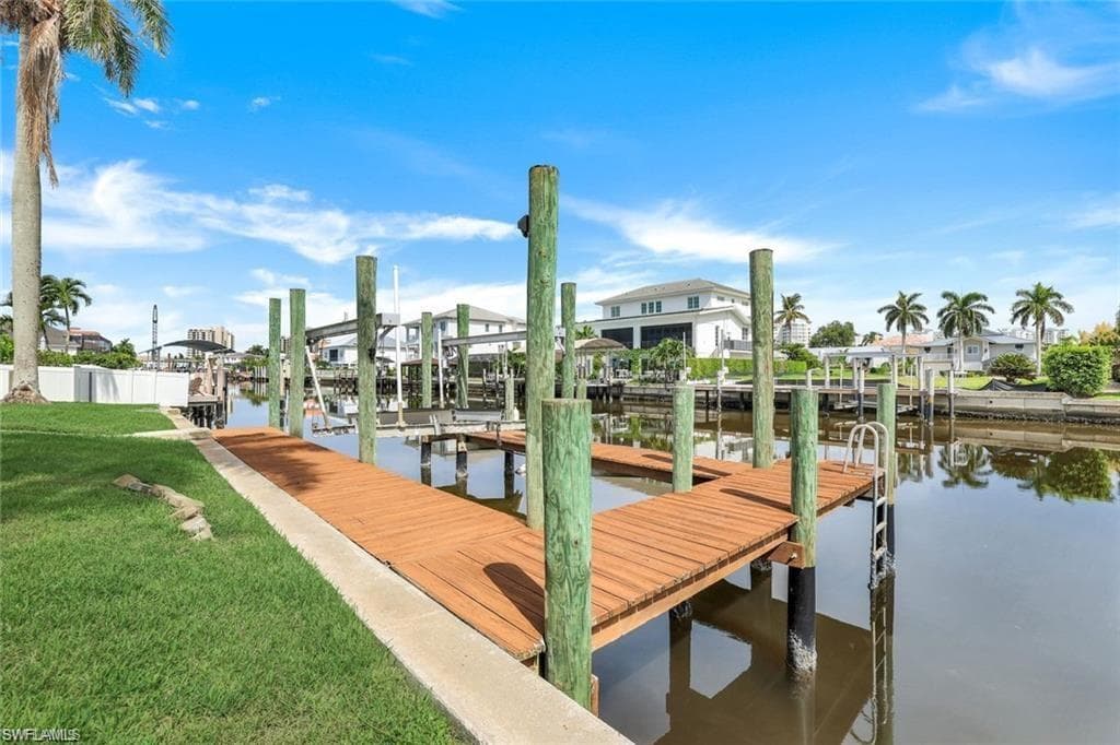 373 Egret Ave, Naples, FL 34108-28