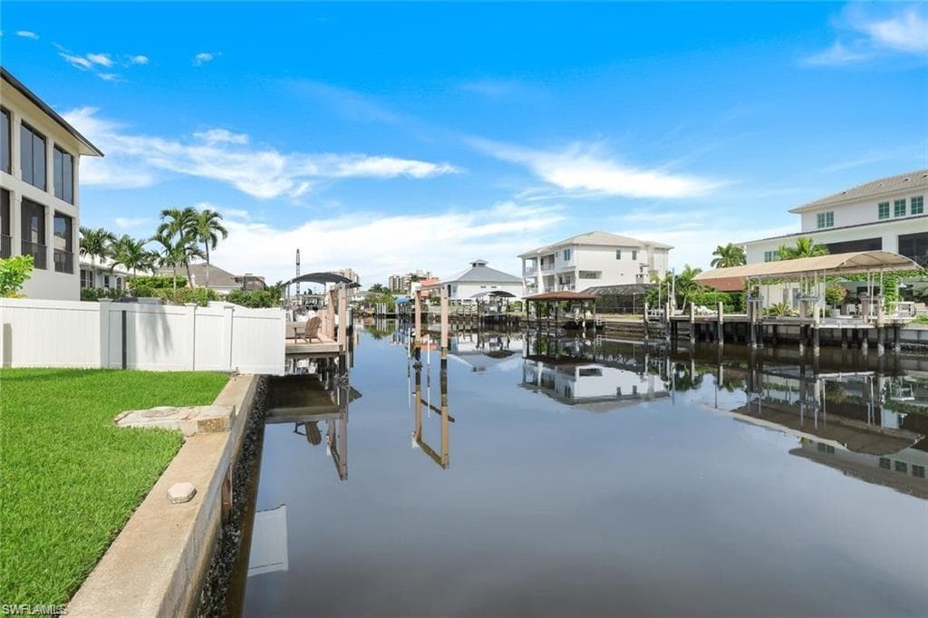 373 Egret Ave, Naples, FL 34108-29
