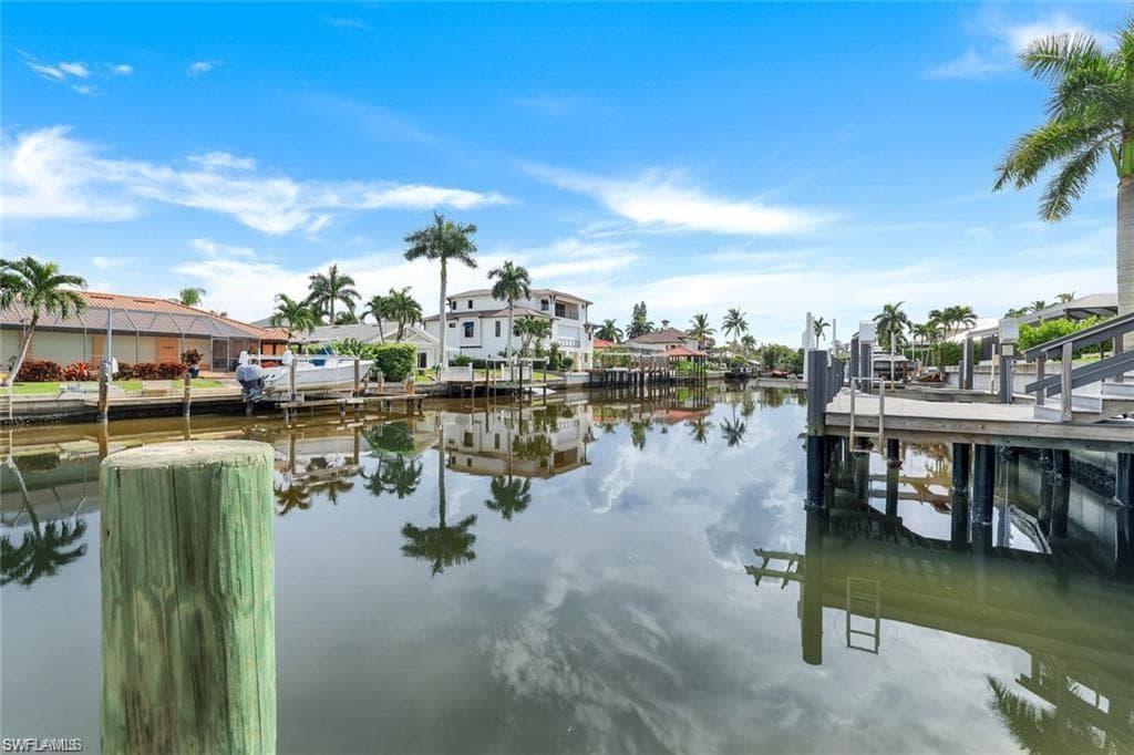 373 Egret Ave, Naples, FL 34108-30