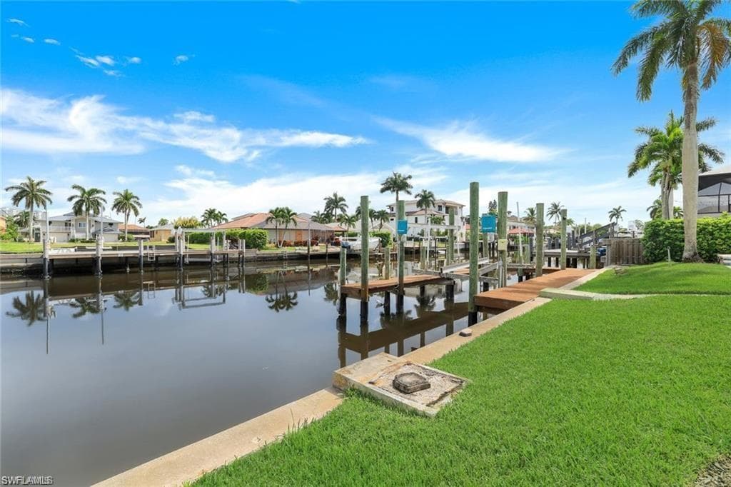 373 Egret Ave, Naples, FL 34108-32