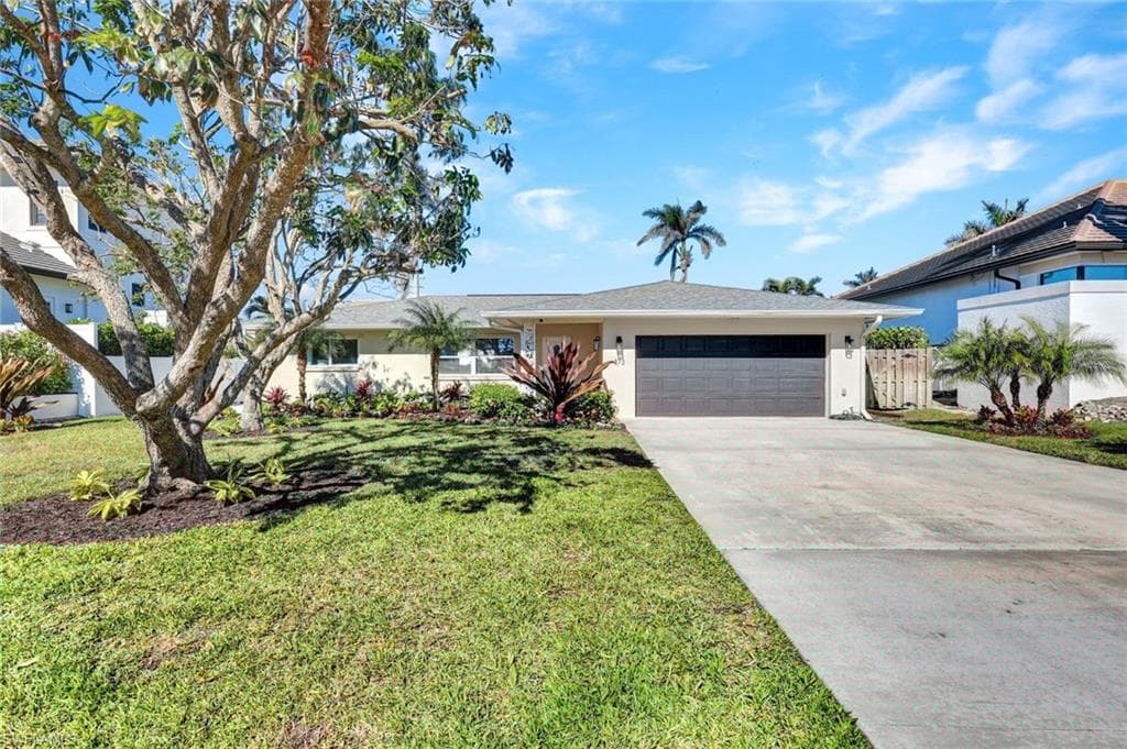 373 Egret Ave, Naples, FL 34108-34