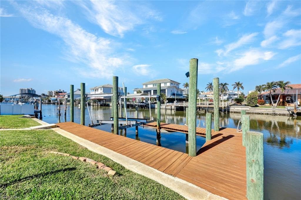 373 Egret Ave, Naples, FL 34108-4