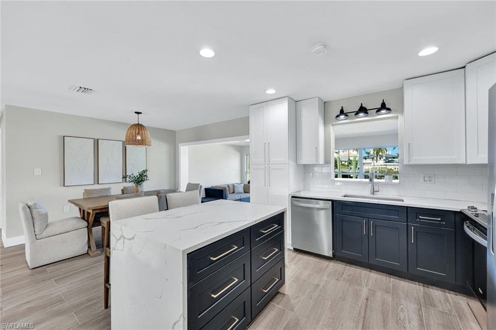 373 Egret Ave, Naples, FL 34108-6