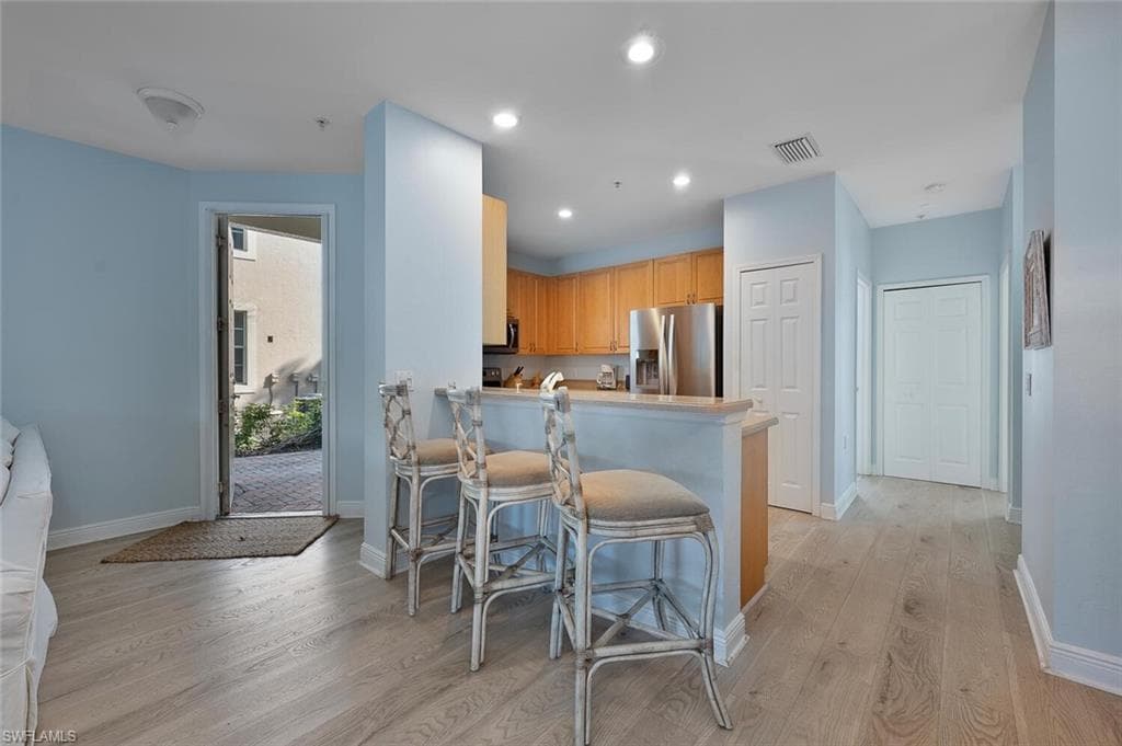 1305 Sweetwater Cv 104, Naples, FL 34110-2