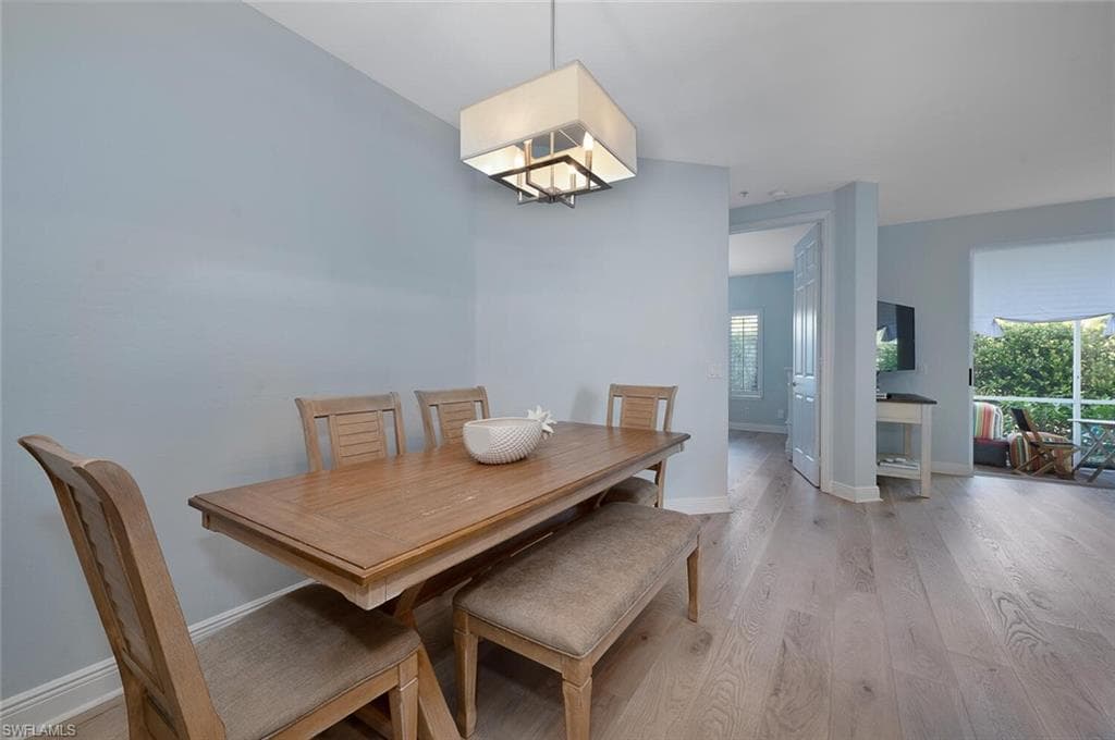 1305 Sweetwater Cv 104, Naples, FL 34110-3