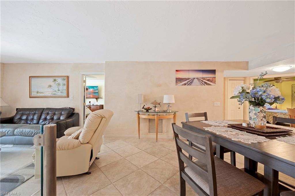 9395 Pennsylvania Ave 3, Bonita Springs, FL 34135-7