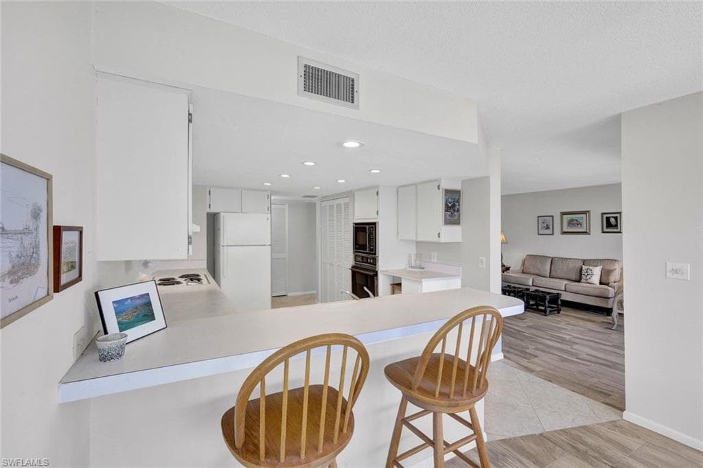 881 Panama Ct 202, Marco Island, FL 34145-9