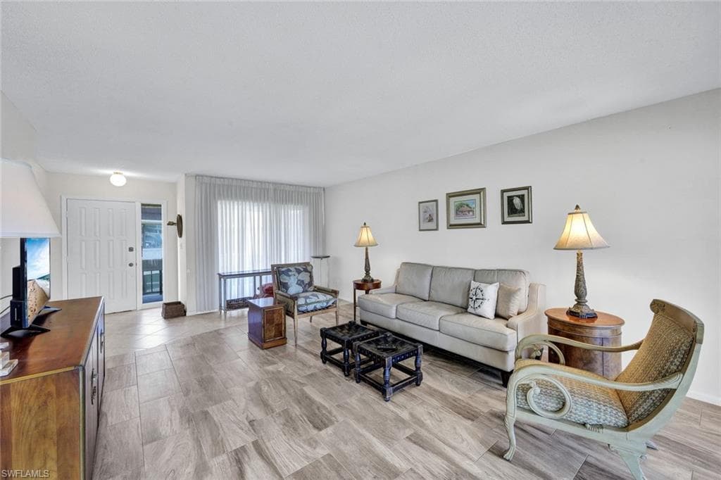 881 Panama Ct 202, Marco Island, FL 34145-4
