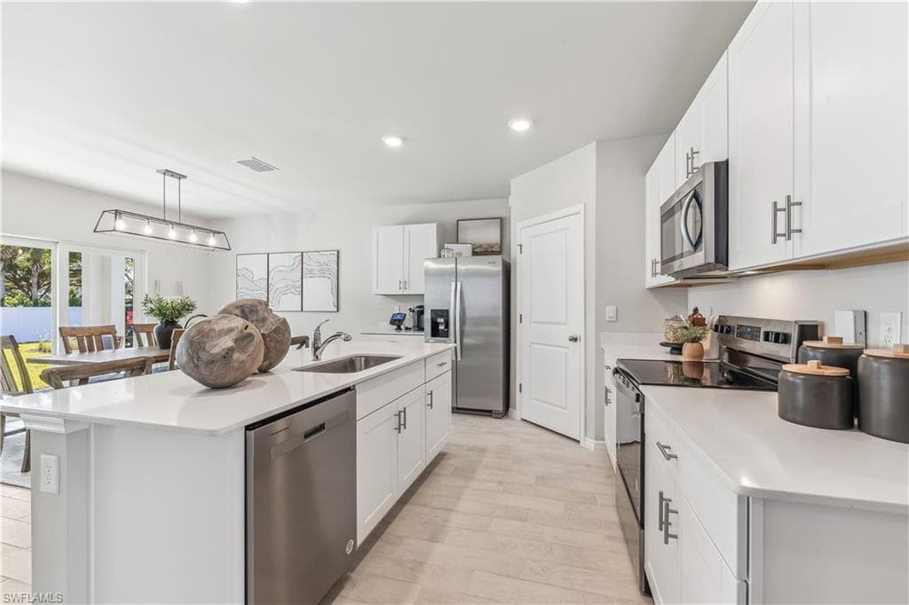 2966 Ernest Way, Fort Myers, FL 33905-6