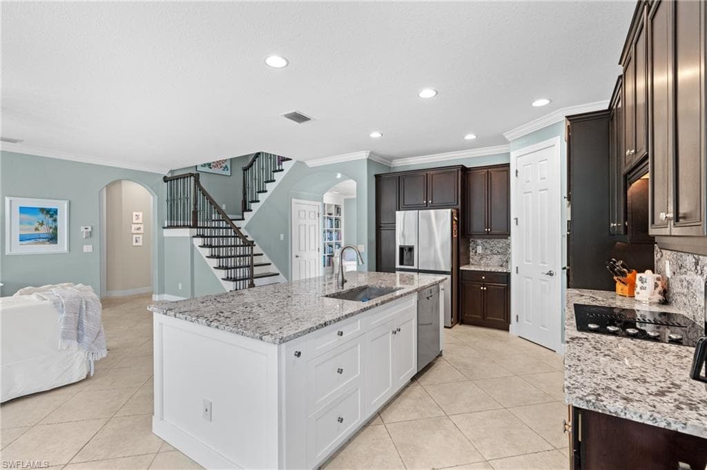 7759 Martino Cir, Naples, FL 34112-11