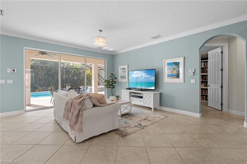 7759 Martino Cir, Naples, FL 34112-12