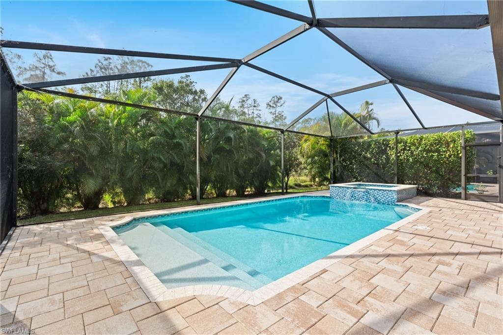 7759 Martino Cir, Naples, FL 34112-1