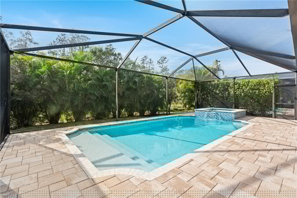 7759 Martino Cir, Naples, FL 34112-2