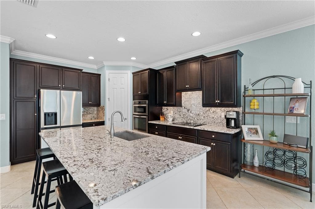 7759 Martino Cir, Naples, FL 34112-5