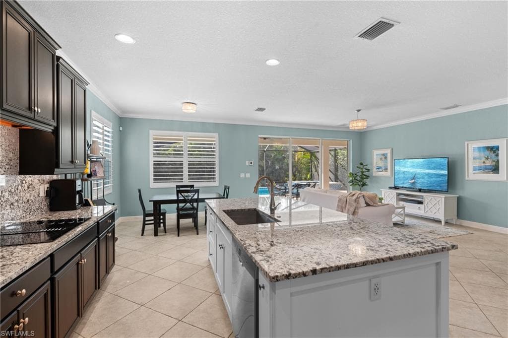 7759 Martino Cir, Naples, FL 34112-6