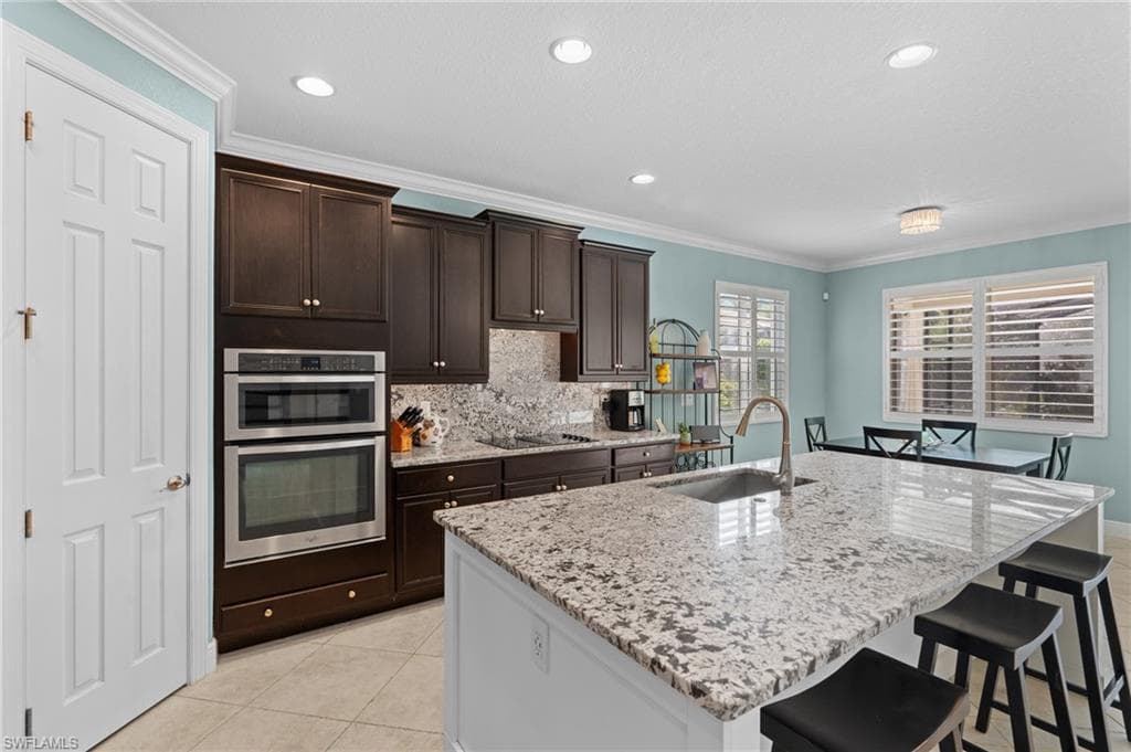 7759 Martino Cir, Naples, FL 34112-8