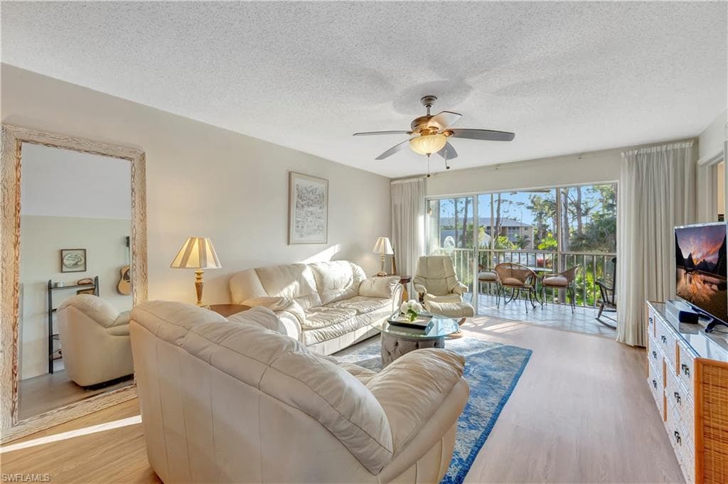 3072 Sandpiper Bay Cir M206, Naples, FL 34112-4