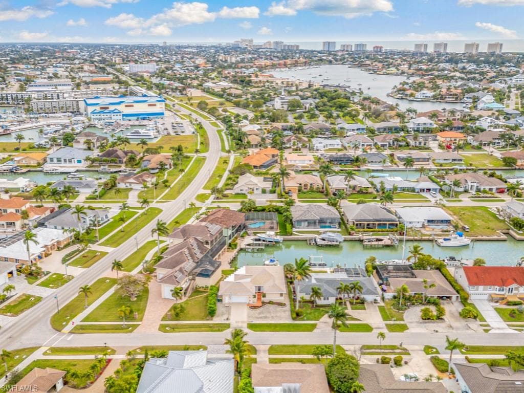 851 Perrine Ct, Marco Island, FL 34145-9