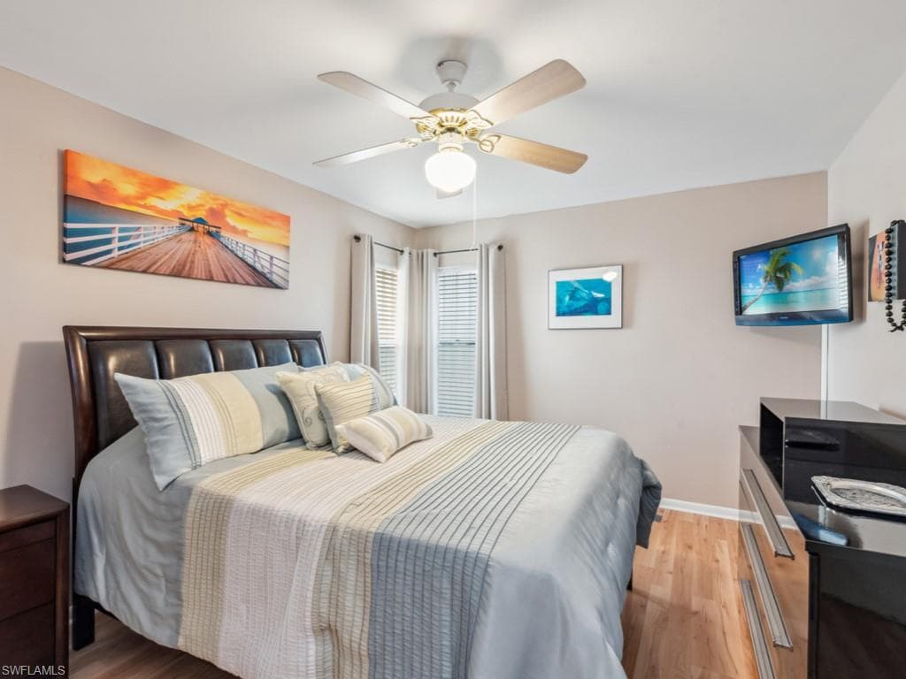 851 Perrine Ct, Marco Island, FL 34145-17