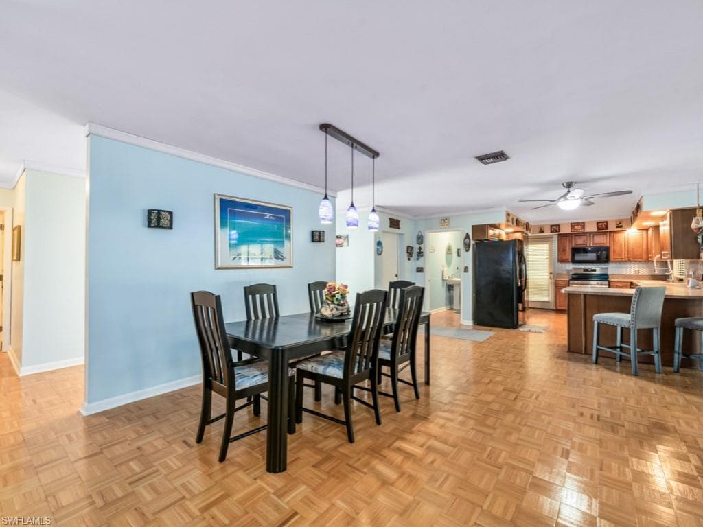 851 Perrine Ct, Marco Island, FL 34145-19