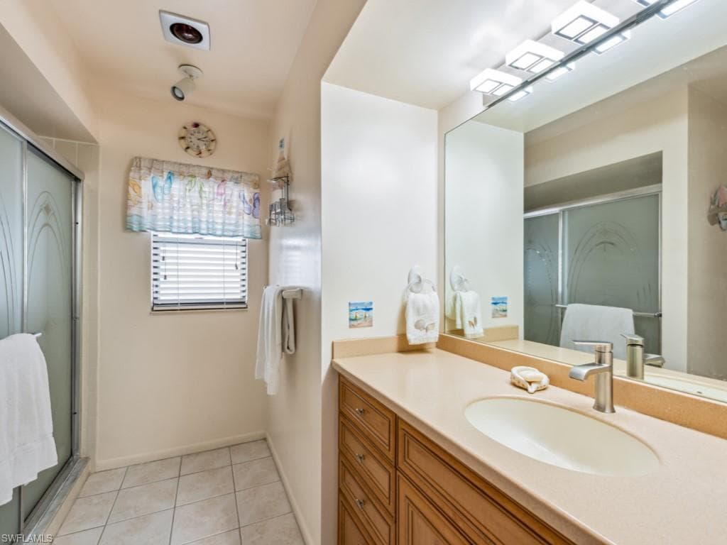 851 Perrine Ct, Marco Island, FL 34145-26