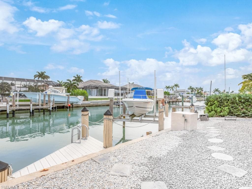 851 Perrine Ct, Marco Island, FL 34145-30