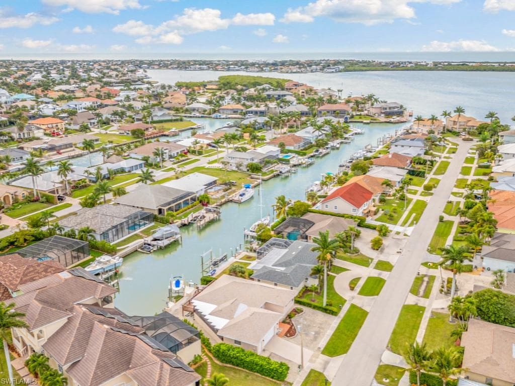 851 Perrine Ct, Marco Island, FL 34145-4