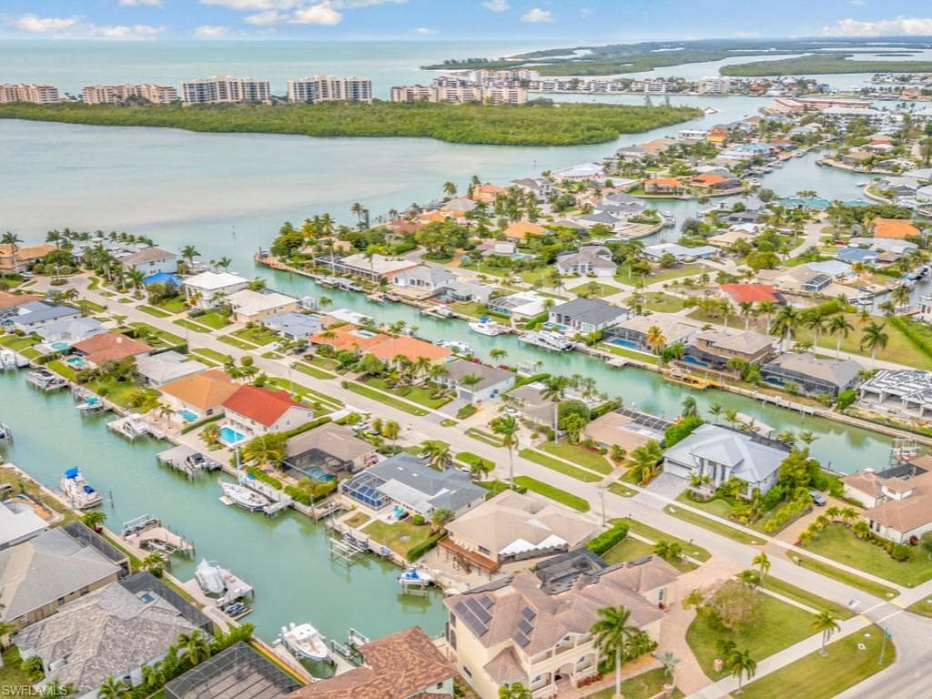 851 Perrine Ct, Marco Island, FL 34145-4