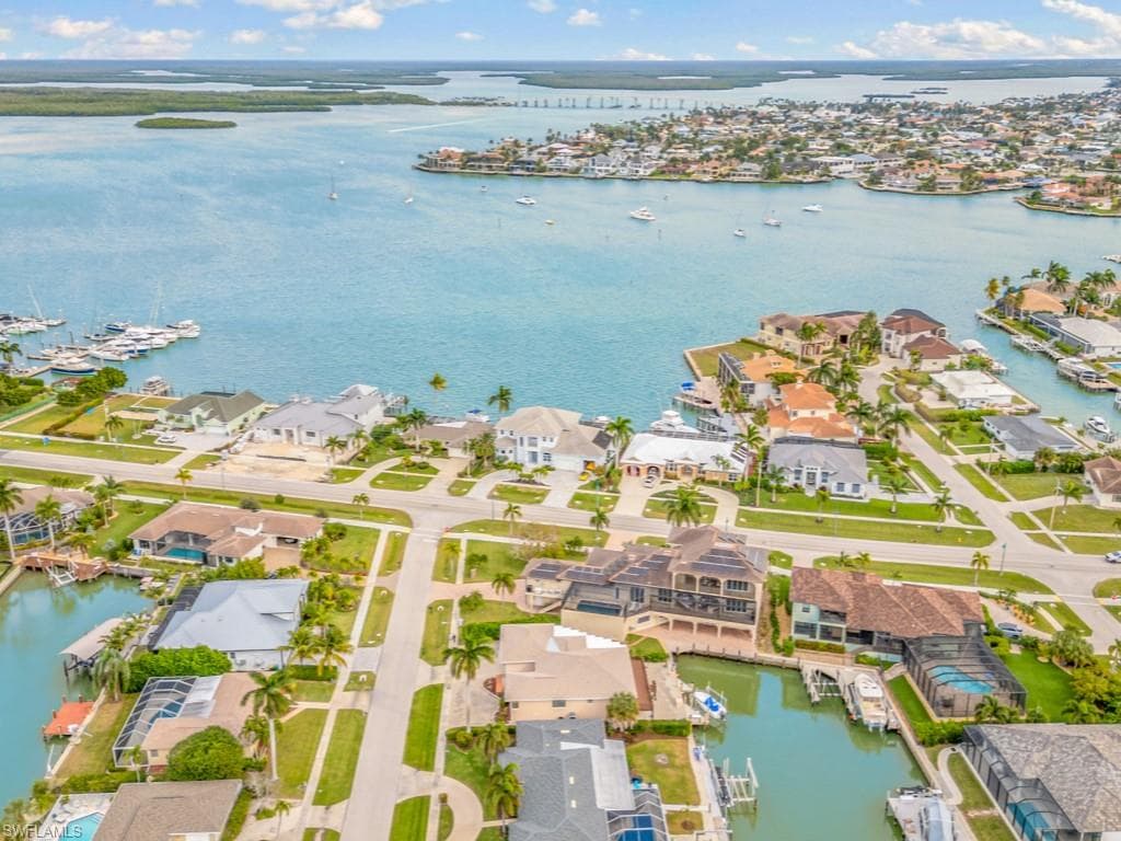 851 Perrine Ct, Marco Island, FL 34145-7