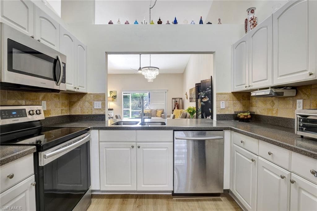526 Saint Andrews Blvd 18, Naples, FL 34113-10