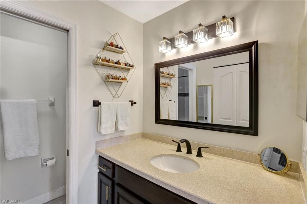 526 Saint Andrews Blvd 18, Naples, FL 34113-16