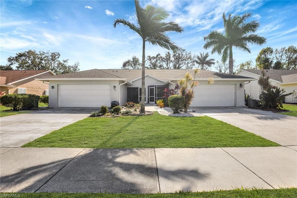 526 Saint Andrews Blvd 18, Naples, FL 34113-27