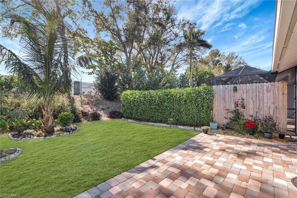 526 Saint Andrews Blvd 18, Naples, FL 34113-3