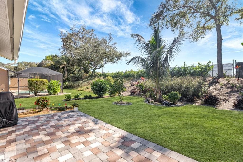 526 Saint Andrews Blvd 18, Naples, FL 34113-5