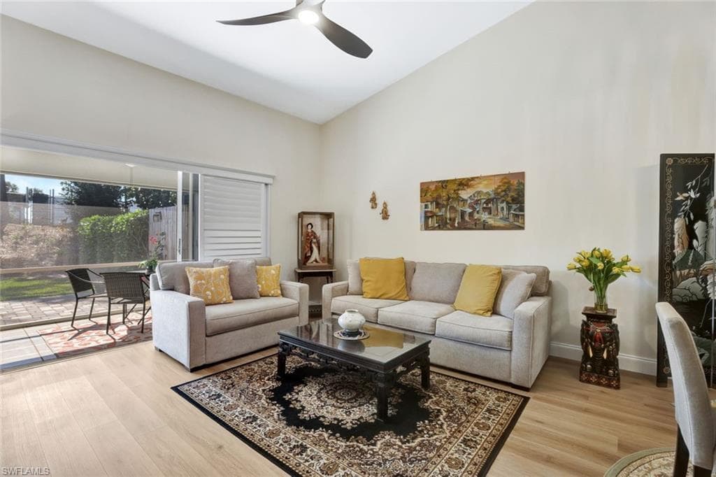 526 Saint Andrews Blvd 18, Naples, FL 34113-6