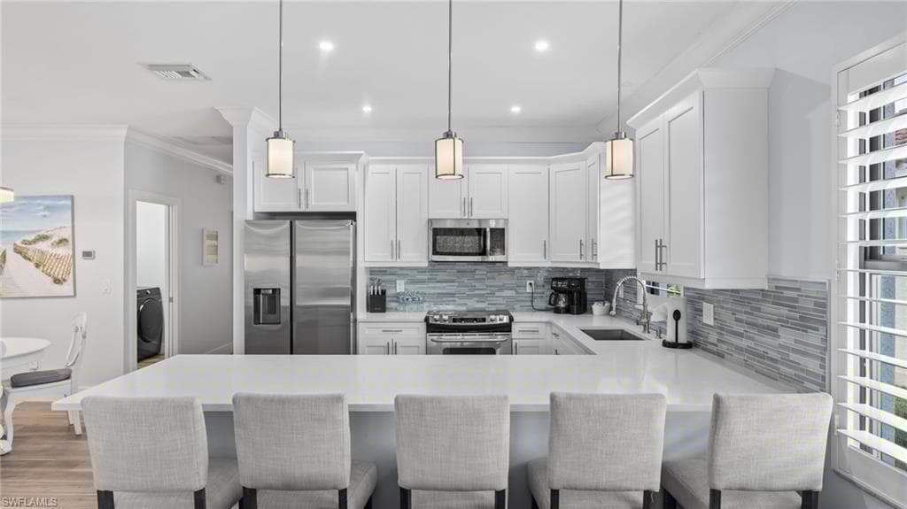 561 94th Ave N, Naples, FL 34108-18