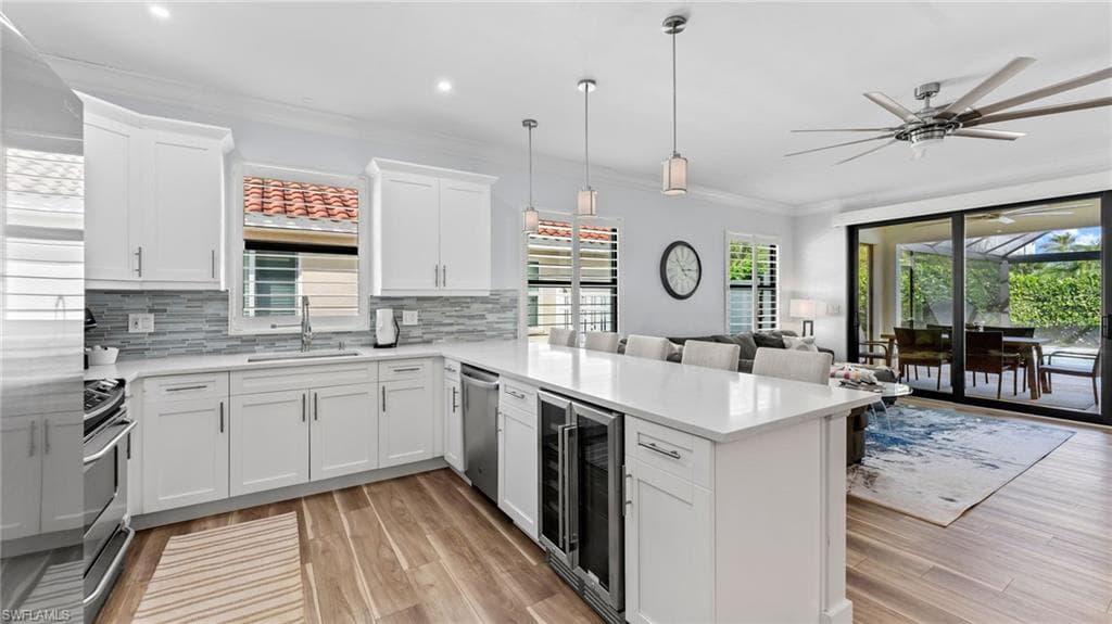 561 94th Ave N, Naples, FL 34108-20