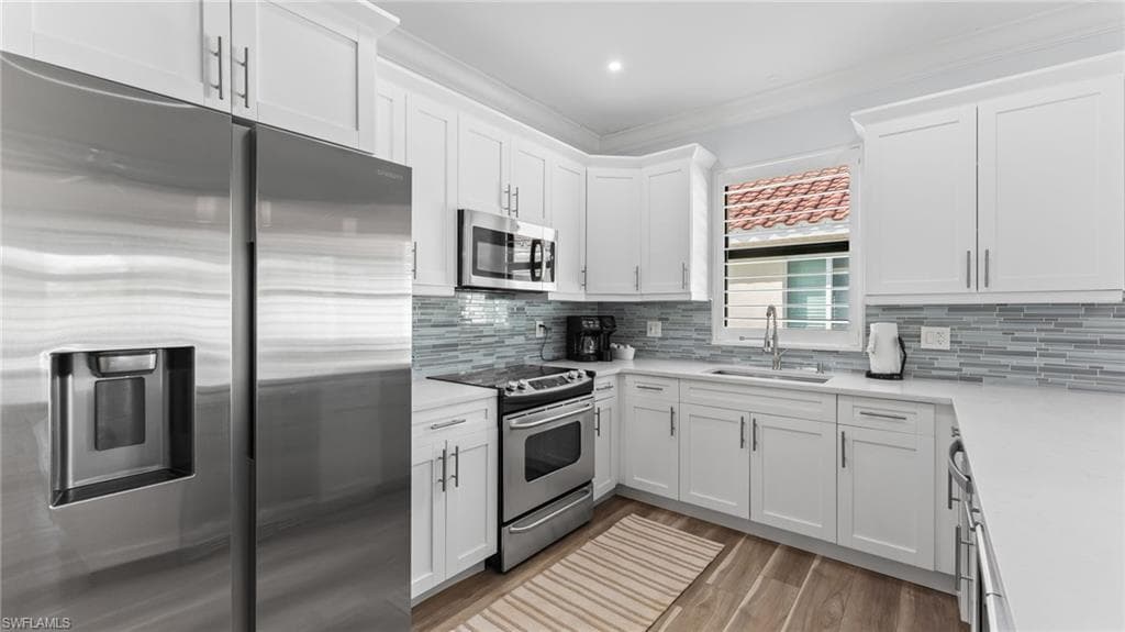 561 94th Ave N, Naples, FL 34108-21