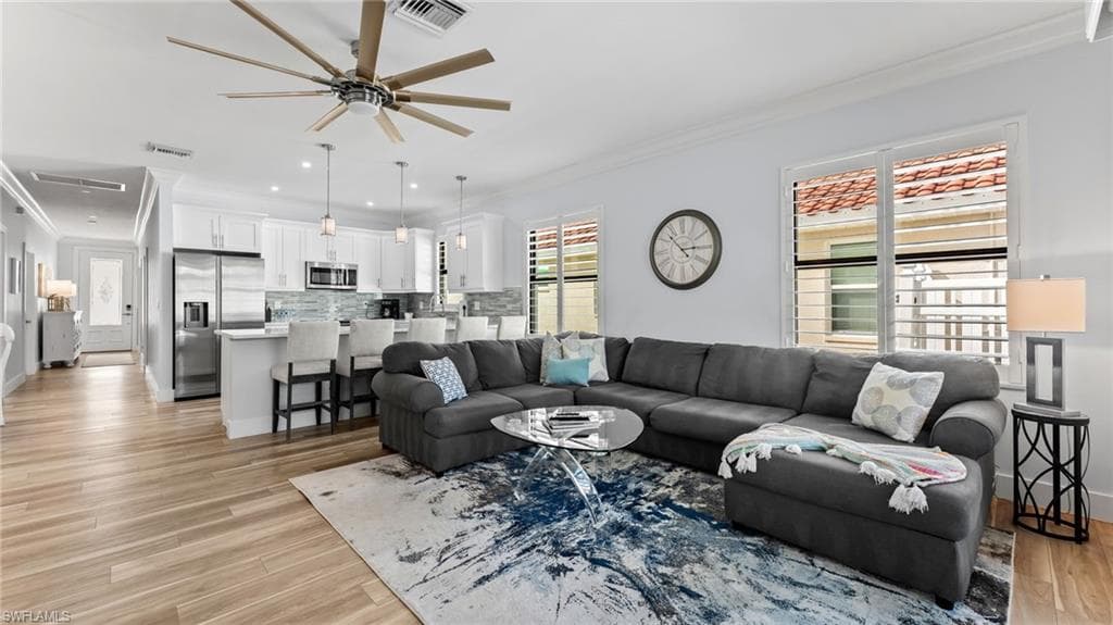 561 94th Ave N, Naples, FL 34108-25