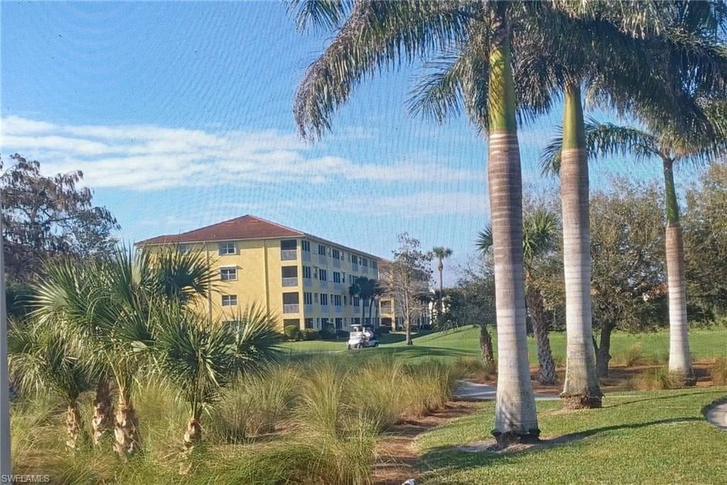 885 Eastham Way N-102, Naples, FL 34104-4