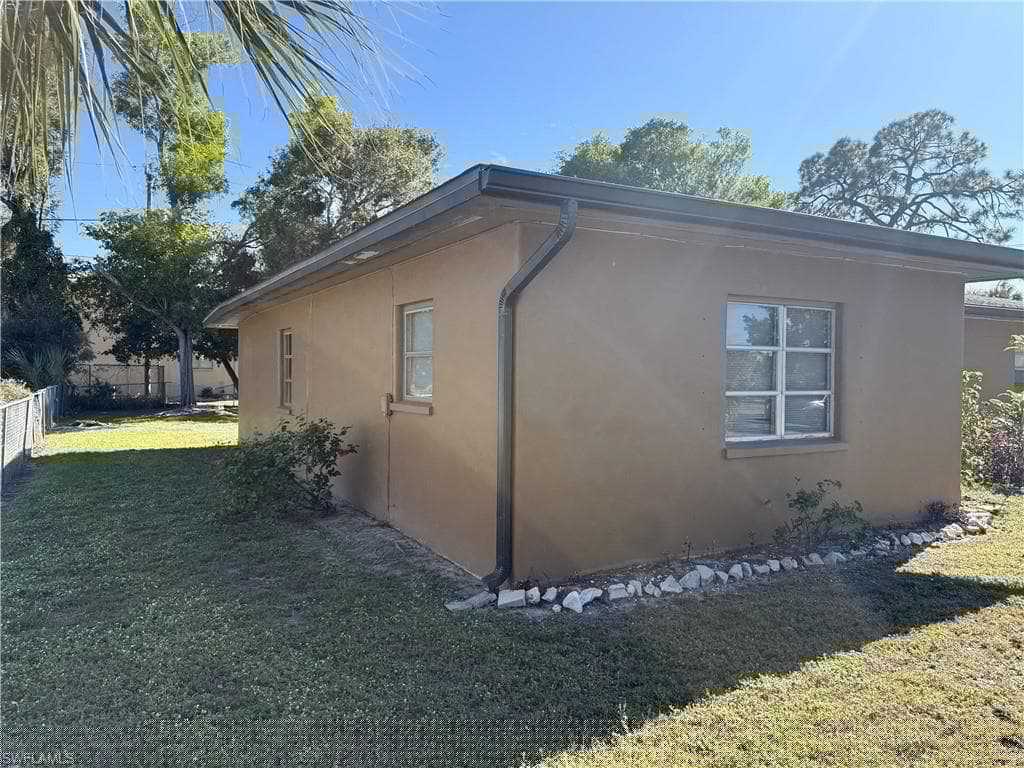 2971 Montclaire Ave, Fort Myers, FL 33901-3