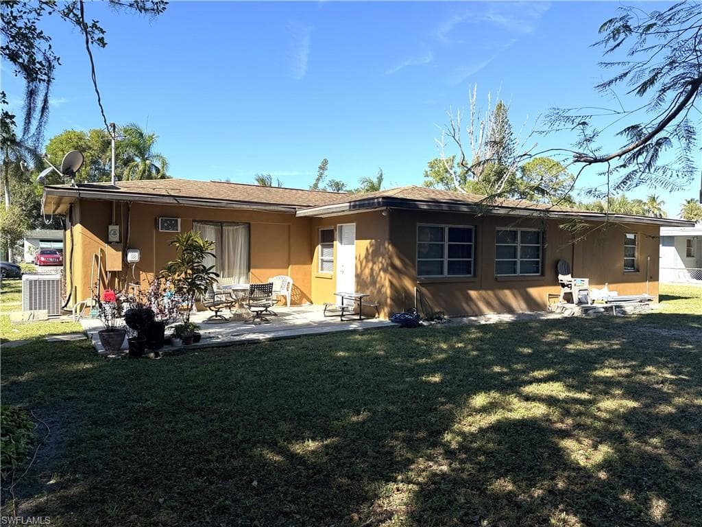 2971 Montclaire Ave, Fort Myers, FL 33901-4