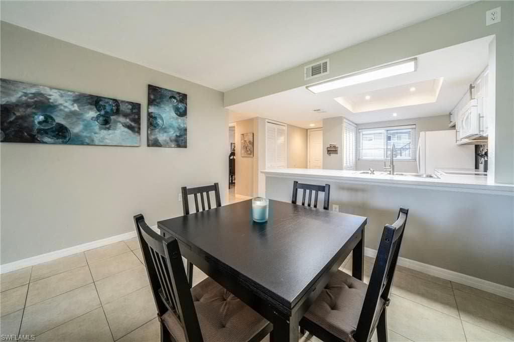 138 Cypress Way E 404, Naples, FL 34110-11