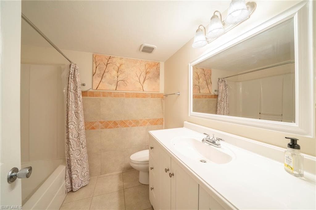 138 Cypress Way E 404, Naples, FL 34110-20