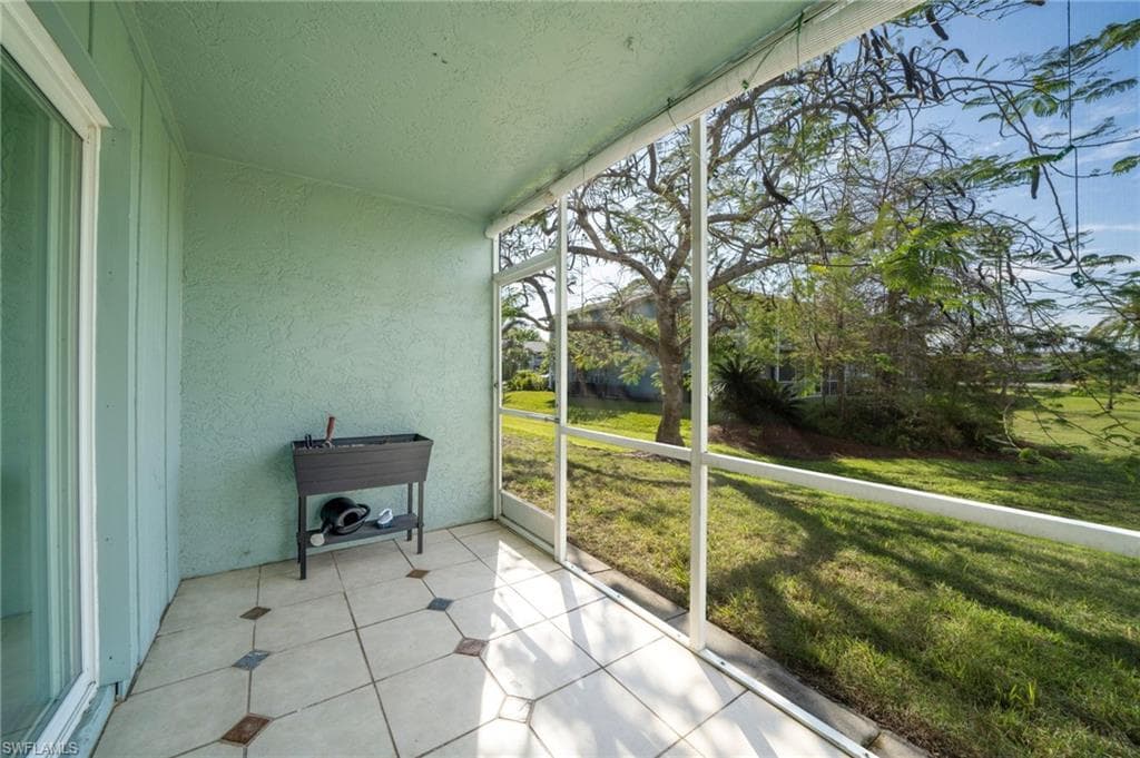138 Cypress Way E 404, Naples, FL 34110-23