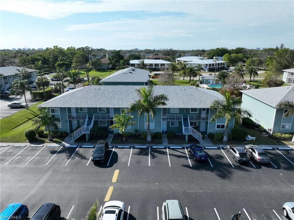 138 Cypress Way E 404, Naples, FL 34110-2