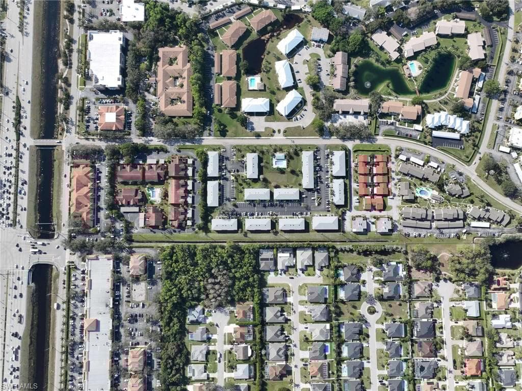 138 Cypress Way E 404, Naples, FL 34110-29